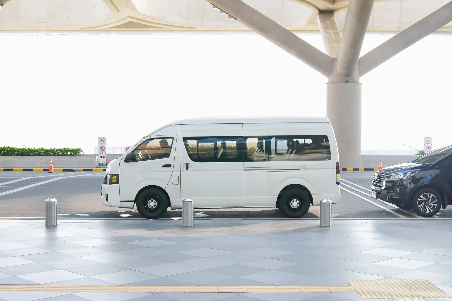 Shuttle Van Service Anaheim & Orange County | 5 Star Limo OC