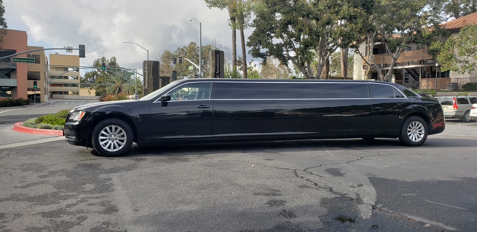 Stretch SUV Limo Rentals Anaheim & Orange County | 5 Star